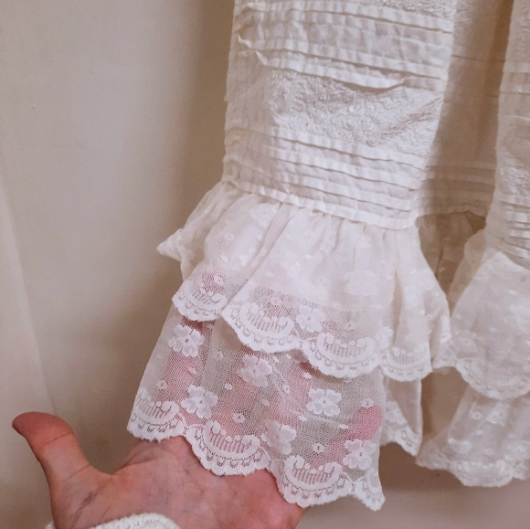 Beautiful Vintage 100% Linen & Lace Dress - Picture 4 of 6